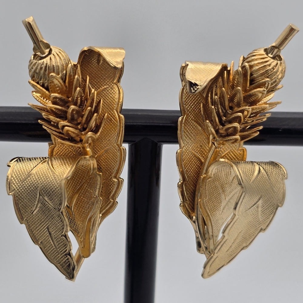 Vintage Gold Tone Wheat Stalk Leaf Clip On Earrings Botanical Harvest Autumn